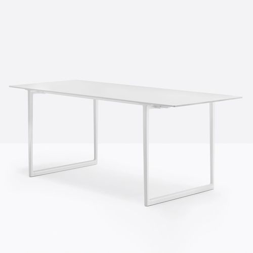Moderner Tisch - toa - PEDRALI - Laminat / Gestell aus Aluminium / rechteckig