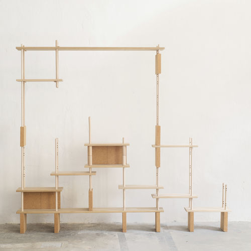 Wandmontiertes Regalsystem - PLAYYET! - SMARIN - selbsttragend / modern / Massivholz