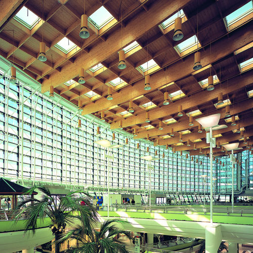 Holz-Dachstuhl / Lamellen - CENTRO COMERCIAL SANCHINARRO - Lanik - Zimmerei / für Gewerbegebrauch