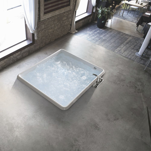 Quadratische Badewanne - BOLLA Q INFINITY - HAFRO srl - für Wohnungen / Acryl / modern