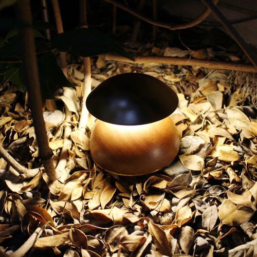 Tischlampe - BELL - alma light - Edelstahl / poliertes Messing / Massivholz