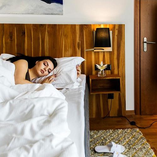 Moderne Wandleuchte - HOTEL - alma light - für den Innenraum / Eisen / Baumwolle
