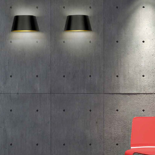 Moderne Wandleuchte - MADAME - alma light - für den Innenraum / sandgestrahltes Glas / Eisen