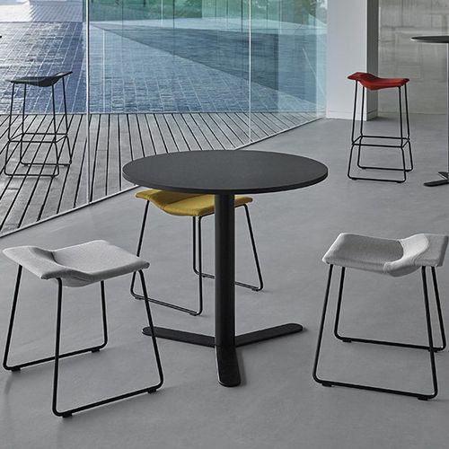 Moderner Hocker - LAST MINUTE - Viccarbe - Polyethylen / Gestell aus rostfreiem Edelstahl / Gestell aus lackiertem Stahl