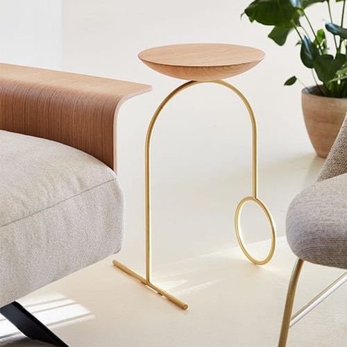 Beistelltisch / minimalistisches Design - Giro - Viccarbe - Eiche / Gestell aus Metall / rund
