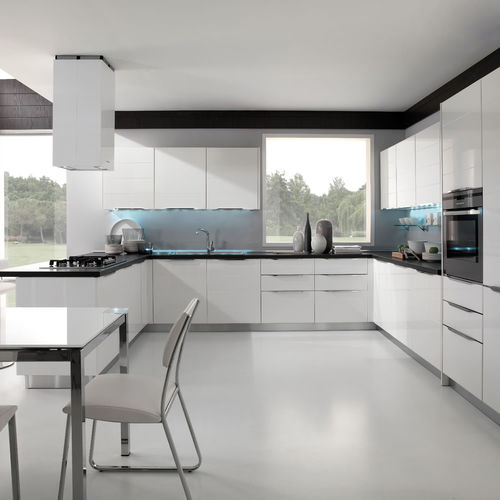 Moderne Küche - AIRONE - Torchetti Cucine - Holz / U-Rohr / mit Griffen