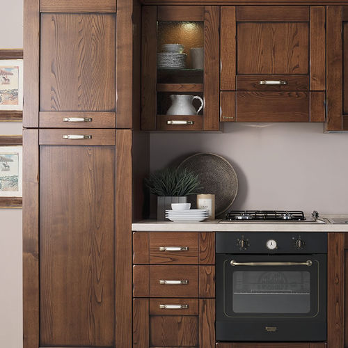 Klassische Küche - NEW SIVIGLIA - Torchetti Cucine - Nussbaum / mit Griffen