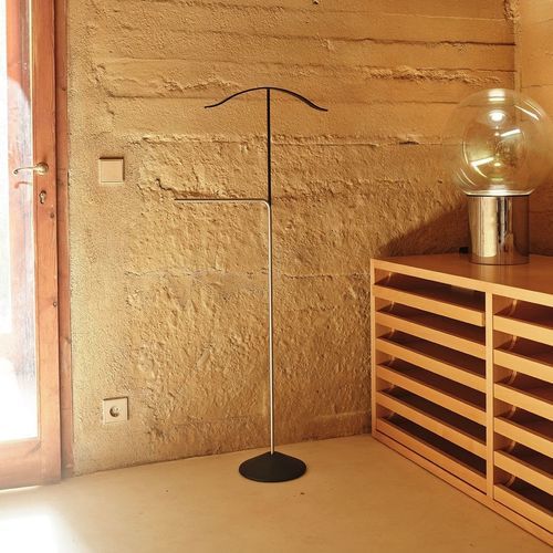Bodenstehender stummer Diener - BATON - BD Barcelona Design - Stahl / modern