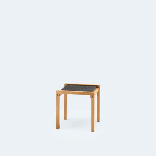 Moderner Couchtisch - WB 1 - Löffler Bürositzmöbel GmbH - Leder / Eiche / Gestell aus Eiche