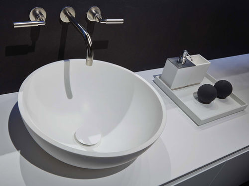 Aufsatzwaschbecken - K.FLY - RI.FRA MOBILI - Corian® / mit verstellbarem Spiegel / rund
