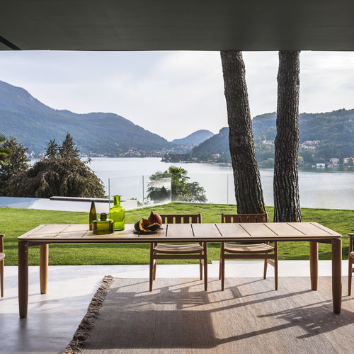 Moderner Esstisch - LEVANTE 030 - RODA - Teakholz / Gestell aus Holz / rechteckig