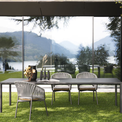 Moderner Tisch - PLEIN AIR 005 - RODA - Sandstein / Gestell aus Aluminium / rechteckig