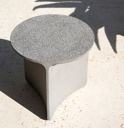 Moderner Beistelltisch - ASPIC 001 - RODA - Beton / Gestell aus Beton / rund