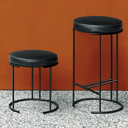 Moderner Hocker - NINA - Living Divani - Leder / Stoff / Gestell aus Stahl