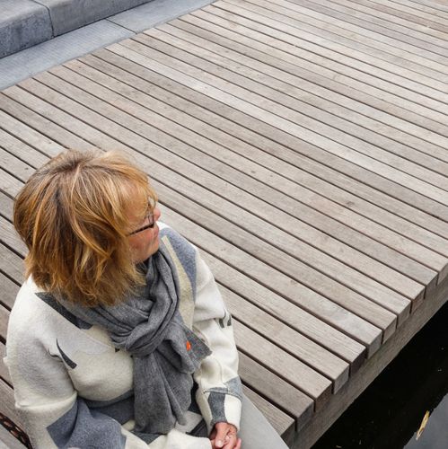 Bodenbelag / Verbundmaterial aus Holz - 70 - Streetlife - für den Außenbereich / für Dienstleistungsbereich / Lamellen