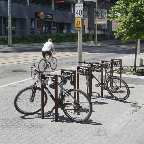 Bodenstehender Fahrradständer - STRIP - Streetlife - für öffentliche Bereiche / COR-TEN®-Stahl / Kunststoff