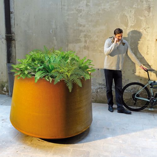 Stahl-Pflanzkübel - TUMBLING TUBS - Streetlife - konisch / hoch / modern
