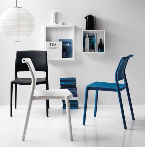 Moderner Stuhl - ARA - SCAVOLINI - für Außenbereich / für den Innenraum / Polypropylen