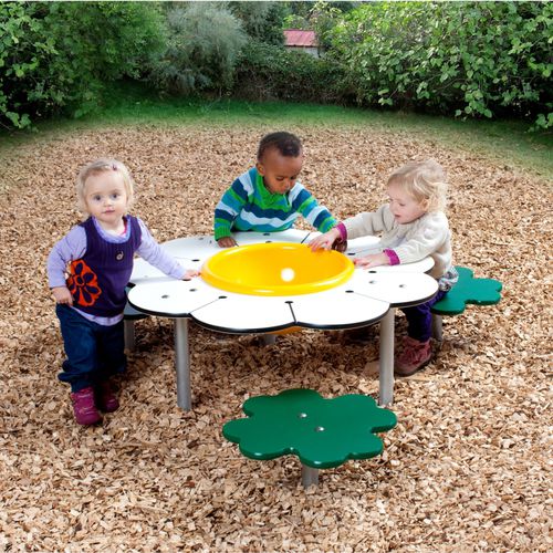Spieltisch für Kinder / für Außenbereich - M261 - KOMPAN - modern / für Spielplätze / HDPE