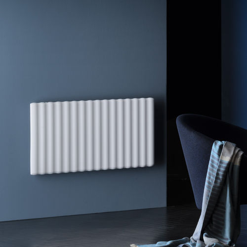 Heißwasser-Heizkörper - STRIPE - ARBLU - 751 w...1000 w / modern / Metall