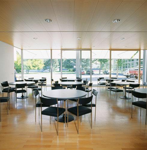 Moderner Tisch - PINTA - DIETIKER - Massivholz / rund / für Restaurants