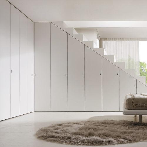 Eckkleiderschrank - Falegnami - modern / lackiertes Holz / mit Schwingtür