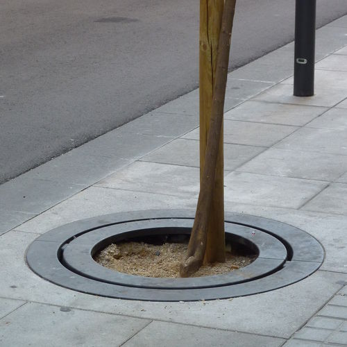 Rundes Baumgitter - CARMEL - Escofet - quadratisch / Beton / Stahl