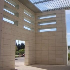Paneel-Fassadenverkleidung - REV’PROJECT SEMI RIJO - LUSOROCHAS NATURAL STONE - Naturstein / vertikal / glatt
