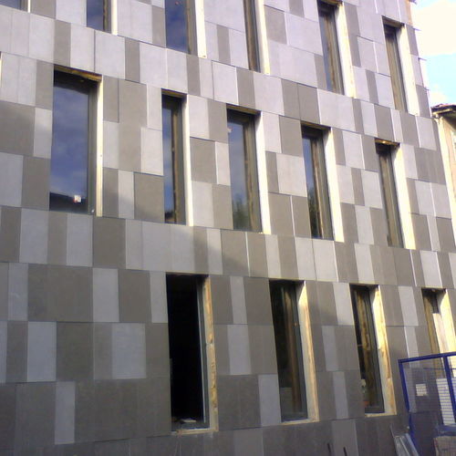 Hinterlüftete Fassade / Naturstein - LUSOROCHAS NATURAL STONE - Marmor / glatt / großformatig
