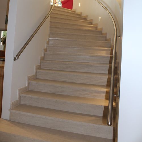 Halbgewendelte Treppe - MOCA CREME - LUSOROCHAS NATURAL STONE - Steinstufen / für Privatgebrauch / für öffentliche Bereiche