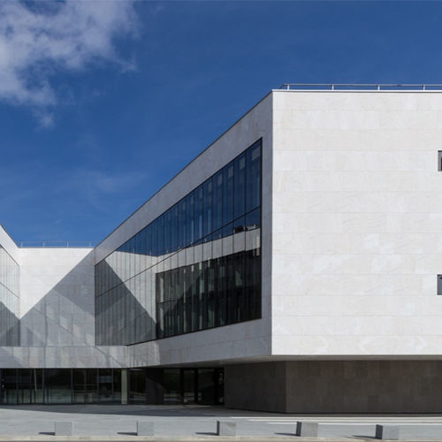 Hinterlüftete Fassade / Marmor - LUSOROCHAS NATURAL STONE - Folie / großformatig / mit Befestigungselementen