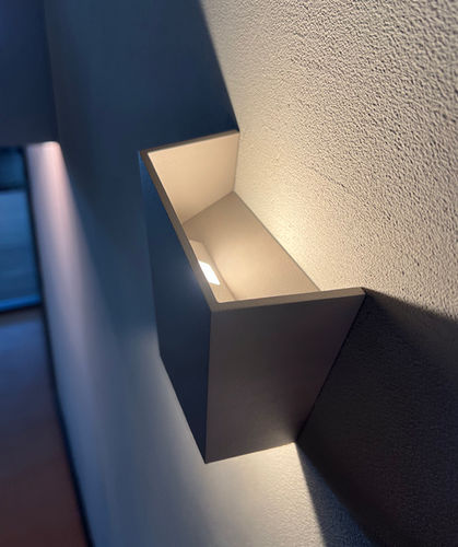 Moderne Wandleuchte - Break plus - VIBIA LIGHTING - für Außenbereich / Aluminium / geometrisch