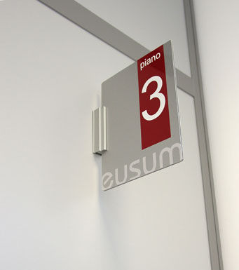 Bodenstehendes Schild - AQUA - SEBERG - Aluminium / für den Innenraum