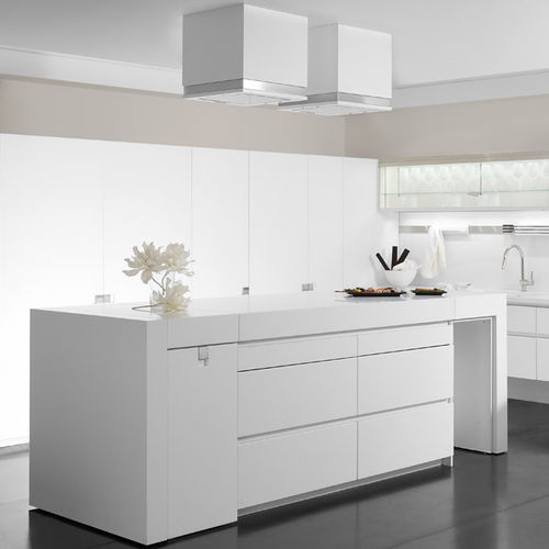 Moderne Küche - ESSENTIAL QUADRA  - TONCELLI - Holzfurnier / Corian® / Kochinsel