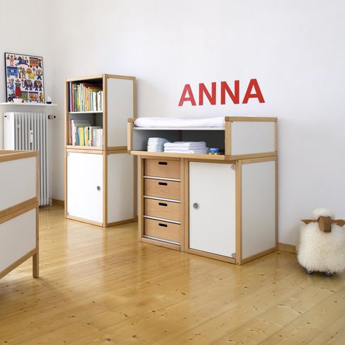 Holz-Wickeltisch - PROFILSYSTEM - Flötotto Einrichtungssysteme GmbH - bodenstehend / für Kindergarten