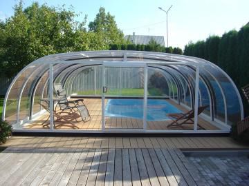 Hohe Schwimmbadüberdachung - REVOLUTION - luxe-pools - teleskopisch / Aluminium / mit manueller Bedienung