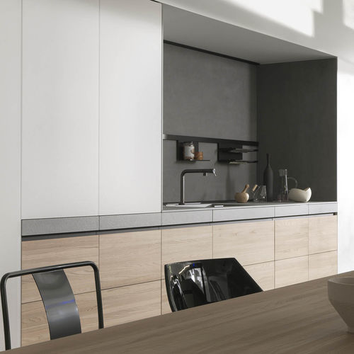 Moderne Küche - GENIUS LOCI - VALCUCINE - Keramik / Ulme / Glas