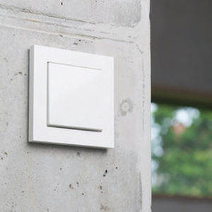 Druckschalter - M-PURE : IN SHAPE AND MATERIAL - Merten GmbH - Einbau / quadratisch
