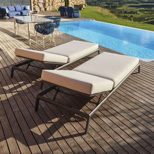 Moderne Sonnenliege - INFINITY - DRIGANI SRL - Sunbrella® / aus lackiertem Aluminium / verstellbare Rücklehne