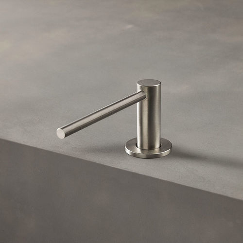 Seifenspender für professionellen Einsatz - T36  - VOLA - Tisch / Metall / manuell