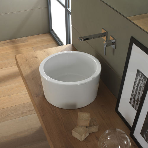 Aufsatzwaschbecken - BUCKET - Scarabeo Ceramiche - Keramik / mit integriertem Handtuchhalter / individuell gestaltbar