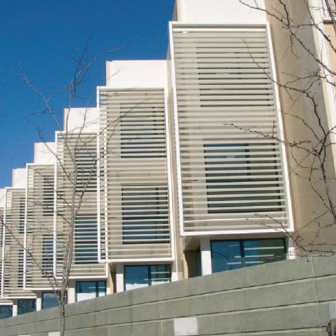 Lamellen-Fensterladen - LOGGIA® ALU PLANO - RENSON - Schiebe / Aluminium / für Fassade