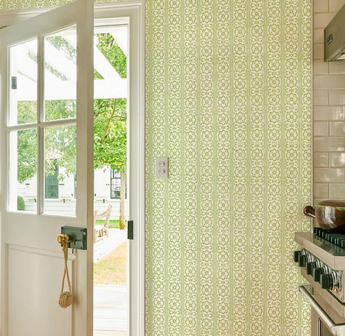 Moderne Tapete - SUNDA HAND BLOCKED PRINT - F. SCHUMACHER & CO. - Blumenmotiv / Streifenmuster / Stoffoptik
