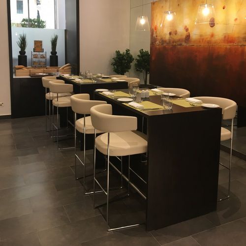 Moderner Barhocker - TAURO - Andreu World - Leder / Stoff / Stahl