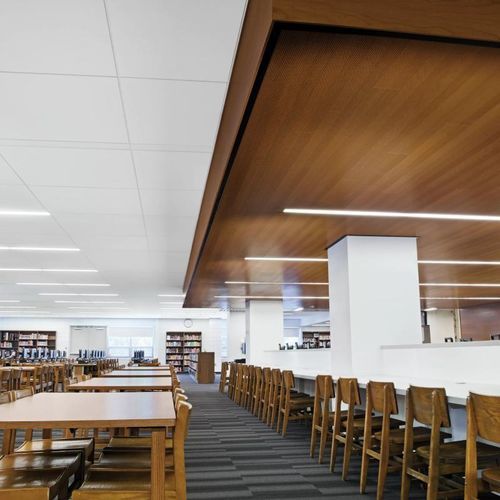 Holzfurnier-Zwischendecke - WOODWORKS&reg; CHANNELED TEGULAR - Armstrong ceilings - USA - Innenbereich / Akustik / nachhaltig