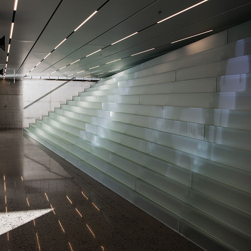 Gerade Treppe - KISTEFOS MUSEUM FAN DESIGN - Siller Stairs - Glasstufen / mit Glasstruktur / für Museen