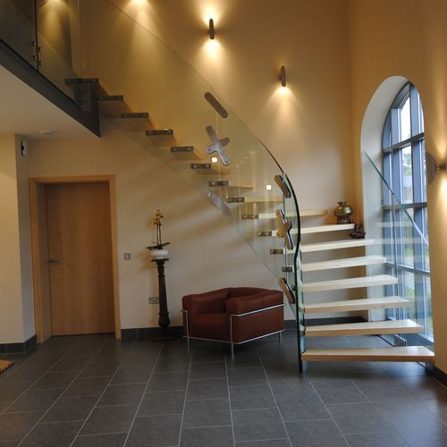 Viertelgewendelte Treppe - MISTRAL CURVE - Siller Stairs - Holzstufen / für Privatgebrauch / modern