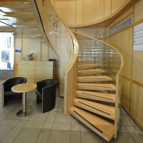 Spindeltreppe - EUROPA ART - Siller Stairs - Holzstufen / mit Holzstruktur / für professionellen Einsatz