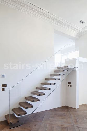 Holzstufen-Treppe - MISTRAL - Siller Stairs - modern / ohne Setzstufen / mit Glasgeländer