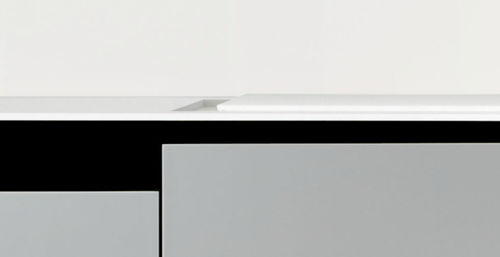 Moderne Küche - SUSPENDIDA - Artificio - Laminat / ohne Griff / lackiert